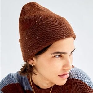 Aritzia TNA Brown Knit Beanie - Unisex